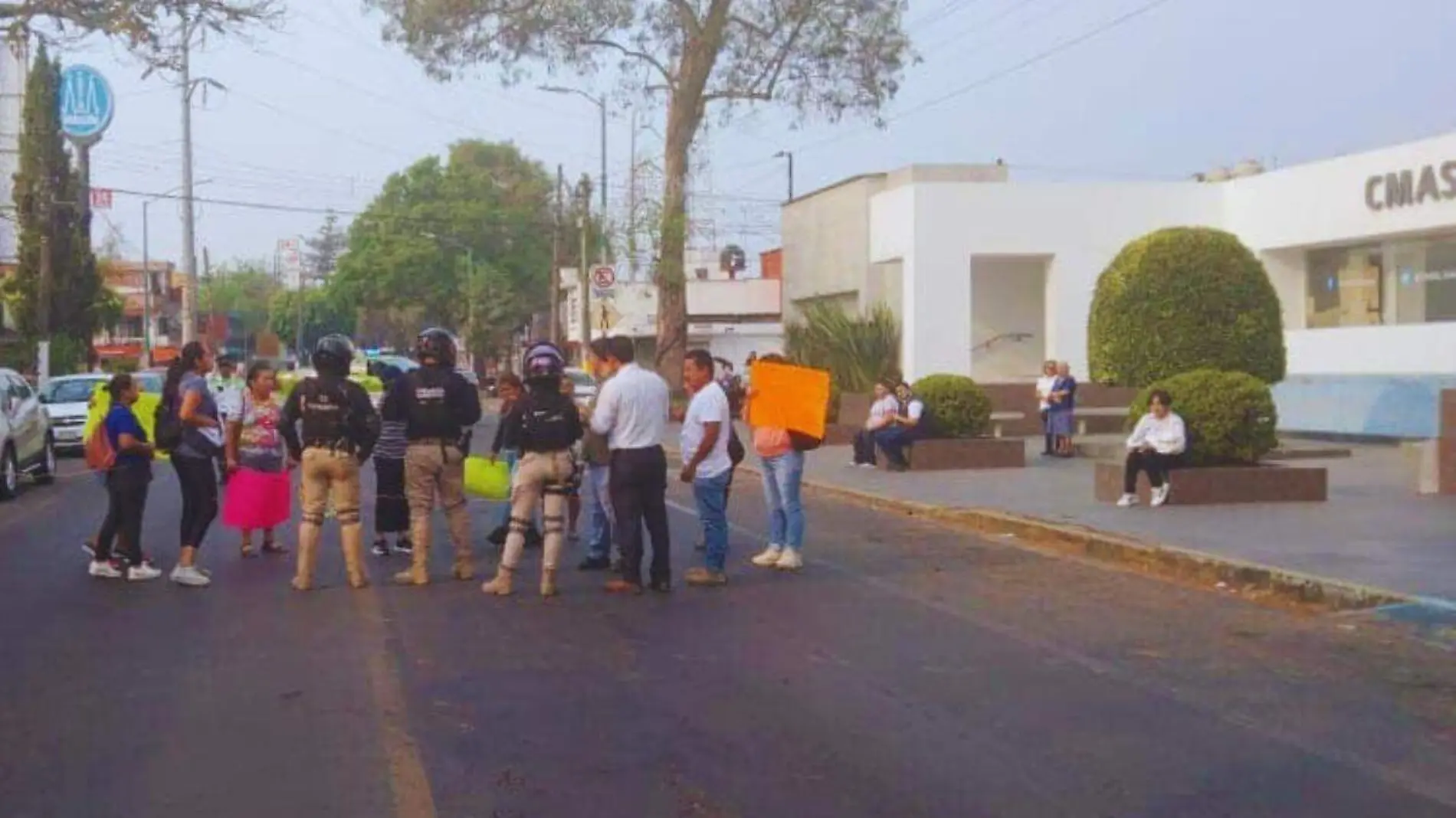 Manifestación en CMAS Xalapa